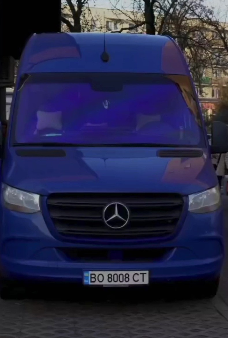 Mercedes Sprinter 907, синій